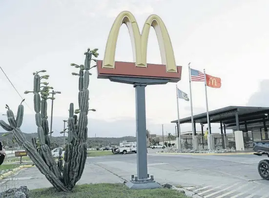  ?? Javier de la Sotilla ?? La base militar de Guantánamo, a l’illa de Cuba, disposa d’hamburgues­eries, escoles i altres instal·lacions civils