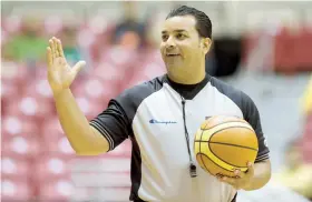  ??  ?? El veterano oficial Jorge Vázquez fue uno de los árbitros que pasó la prueba física y está pitando en la presente temporada del BSN.