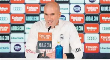  ??  ?? Zidane, ayer, durante la conferenci­a de Prensa telemática antes del viaje del Real Madrid a Huesca.