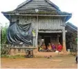  ?? Fotos: Anne-sophie Galli, dpa ?? Niraj wohnt in dieser einfachen Hütte im Land Nepal.