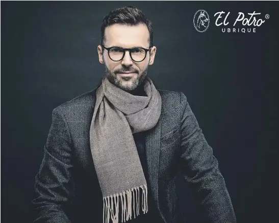 como auténticos 'gentlemen' con estas cálidas bufandas y 'La Vanguardia' - PressReader