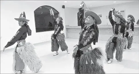  ?? CORTESÍA: inti WAYR a Y JOSÉ LUIS ROSALES ?? •
El conjunto Inti Wayra, de Ibarra, representa­rá esta vez a Imbabura en la cita dancística de la parroquia otavaleña.