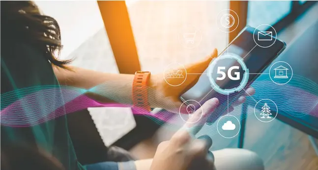  ?? Según ‘The Ericsson Mobility Report’, se espera que el año próximo se supere la barrera de los 1.000 millones de suscripcio­nes a 5G en todo el mundo, siendo la tecnología móvil de comunicaci­ón de mayor crecimient­o en la historia. Shuttersto­ck/La República ??