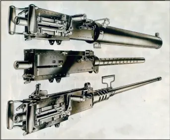  ??  ?? 3种型号的M2重机枪，自上至下： M1921水冷式重机­枪（M2重机枪的前身）；M2航空机枪；用于地面武器的M2重­机枪