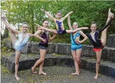  ?? Foto: Susanne Kirner ?? Mit viel Spaß und Ehrgeiz waren die Gersthofer Gymnastinn­en Rebecca Kirner, Anna Helwig, Adrianna Vargiu, Ornella Vargiu und Sophie Maurer (von links) beim Süd sterne Cup bei der Sache.