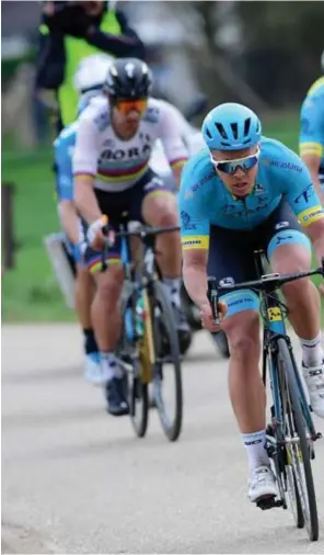  ?? © Nico Vereecken/belga ?? Michael Valgren won de Amstel Gold Race. ‘Het doet onze president deugd dat Astana bekend is dankzij de wielerspor­t.’