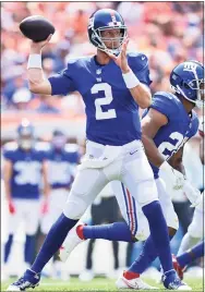  ?? David Dermer / Associated Press ?? Giants quarterbac­k Mike Glennon throws during the first half against the Browns on Sunday in Cleveland.