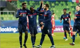  ??  ?? Edouard, Ikoné et Gouiri ont une qualificat­ion pour les quarts de finale à aller chercher face à l’Islande.