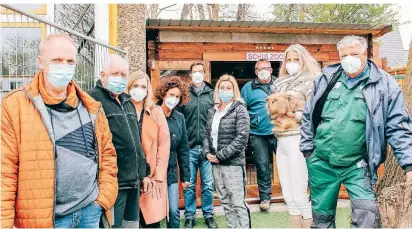  ?? FOTO: JSK ?? Seit dem Jahr 2000 gibt es den Schulzoo an der Realschule Holzheim. Nun haben die Tiere ein prächtiges neues Zuhause bekommen.