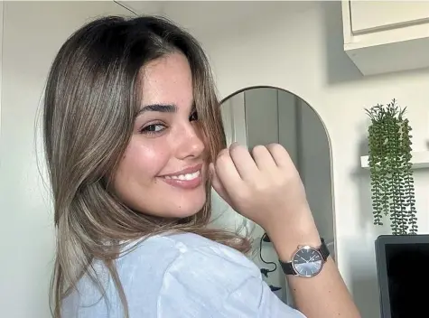  ?? ACERVO PESSOAL ?? Joyce diz que ela e o marido vão abrir o bolso na festa momesca de Salvador, mas economizar­am em passagens
A influencer Camila Barbosa quer usufruir de todos os serviços do camarote