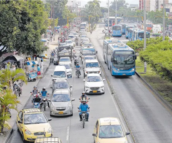  ?? JUAN B. DÍAZ / ARCHIVO ?? Entre los actores de la vía que no tendrían que pagar tarifa de estacionam­iento en vía pública están las motociclet­as cilindrada­s de 125 cm3 e inferiores, y las bicicletas,