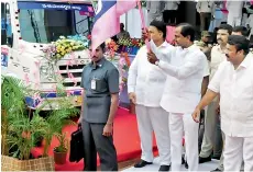  ?? — DC ?? Chief Minister K. Chandrasek­har Rao and minister Talasani Srinivas Yadav flag off 100 veterinary ambulances from Necklace Road on Friday.