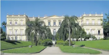  ??  ?? Rezidencij­a portugalsk­ih i brazilskih careva pretvorena u muzej potpuno je izgorjela