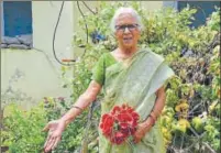  ?? SUBHANKAR CHAKRABORT­Y/HT PHOTO ?? ▪ Prabha Chaturvedi holds environmen­t awareness sessions in schools.