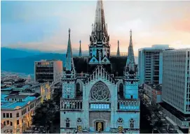  ?? Foto | LA PATRIA ?? Rodrigo Alejandro Giraldo Medina (@ iBlACKjEt) compartió esta foto de la Catedral de Manizales.