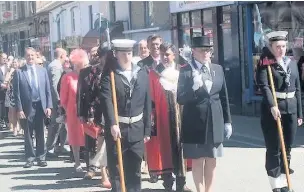  ??  ?? The Mayor Making ceremony parade (above and below) makes its way through the centre of Accrington