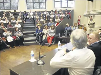  ?? NURIA SOLER ?? Ciclo La buena estrella Las mujeres de mediana edad son el público mayoritari­o en estas sesiones.