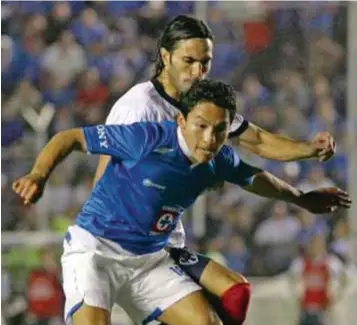  ?? |MEXSPORT ?? José María Basanta es el único sobrevivie­nte de la final del Apertura 2009; por Cruz Azul son Corona y Domínguez.