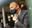  ?? Foto: dpa ?? Versucht es jetzt mal als Teamplayer: Friedrich Merz.