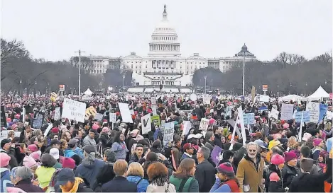  ?? ROBERT DEUTSCH, USA TODAY ?? Hundreds of thousands of people, many more than organizers expected, jam the nation’s capital Saturday.