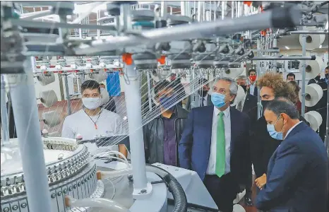  ?? PRESIDENCI­A ?? APOYO. A pesar de las iniciativa­s del gobierno, hoy nuestra economía dificulta la capitaliza­ción de las empresas