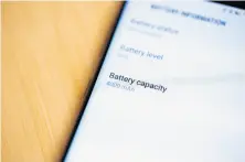  ??  ?? The Galaxy Note 9’s battery capacity trounces the iphone XR’S.