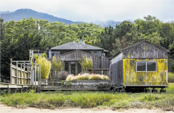  ?? Photos by Gabrielle Lurie / Special to The Chronicle ?? The Boathouse at Manka's Inverness Lodge offers luxurious quarters and breathtaki­ng sea views.