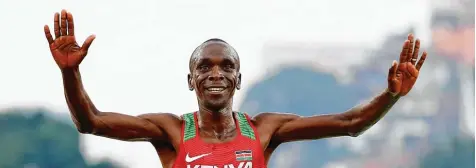  ?? Foto: Diego Azubel, dpa ?? Olympiasie­ger ist Eliud Kipchoge schon. Jetzt will er als erster Mensch einen Marathon unter zwei Stunden laufen.