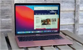  ?? Photograph: Samuel Gibbs/The Guardian ?? Apple has given its thinnest, lightest and cheapest MacBook Air the power of a workstatio­n and two-plus day battery life.