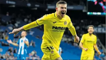  ?? ?? Alberto Moreno celebra el autogol de Lecomte tras un disparo suyo.