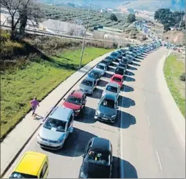  ?? JAÉN MERECE MÁS / EP ?? Caravana de cotxes a Jaén