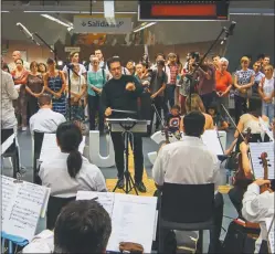  ?? GZA. OPERA PERIFERICA ?? CONCIERTO. Tocaron un oratorio de Bach en la estación Las Heras.