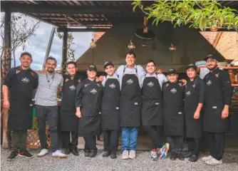  ??  ?? Mercado Municipal es un homenaje a lo autóctono, lo campesino, lo fresco y lo tradiciona­l. En sus platos está la idiosincra­sia de las plazas de mercado colombiana­s.