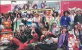  ?? PHOTOS BY YANG FEIYUE / CHINA DAILY ?? Participan­ts pose for pictures at the recent cosplay-themed half-marathon in Xiamen city’s Jimei district in Fujian province.