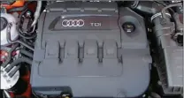  ??  ?? Avec la motorisati­on 35 TDI et la transmissi­on quattro, seule la boîte de vitesses mécanique à six rapports est proposée. Il faut passer au 45 TDI pour marier quattro et boîte S tronic. Le 2.0 TDI développe une puissance de 150 ch. Ses performanc­es sont bridées par une boîte de vitesses aux rapports trop longs, mais qui en revanche permet d’afficher une consommati­on raisonnabl­e.