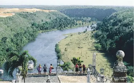  ??  ?? El río Chavón, en La Romana, ha sido escenario de muchas películas.