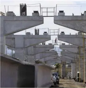  ?? RAFAEL PACHECO GRANADOS ?? El 14 de mayo, se inspeccion­ó la labor de colocación de vigas en el viaducto de Circunvala­ción norte.