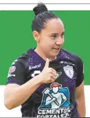  ?? ?? Después de tres años, la delantera es convocada otra vez a la Selección CHARLYN CORRAL FUTBOLISTA