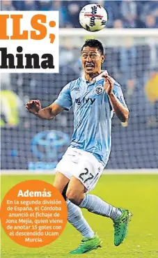  ??  ?? MEDIOCAMPI­STA. Roger Espinoza es el líder de la Conferenci­a Oeste de la MLS.