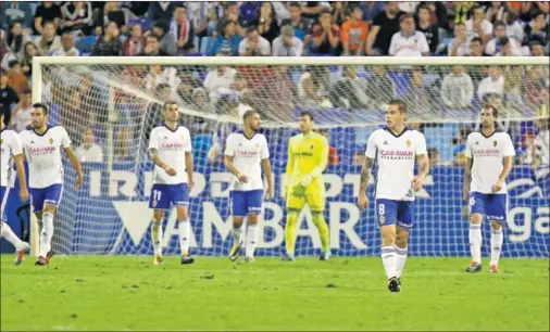  ??  ?? MAL AÑO EN CASA. El Zaragoza sólo ha ganado cuatro partidos en La Romareda en 2017, por nueve empates y ocho derrotas.