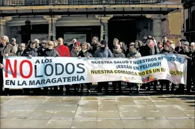  ?? RAMIRO ?? Manifestac­ión en Astorga el pasado mes de marzo contra la planta de lodos de Piedralba.