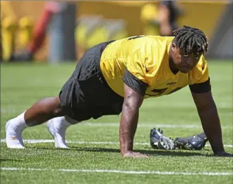  ?? Pittsburgh Steelers ?? BACK-BREAKER Steelers defensive tackle Carlos Davis waits for the next signal in a drill on Day 2 of training camp at Heinz Field.