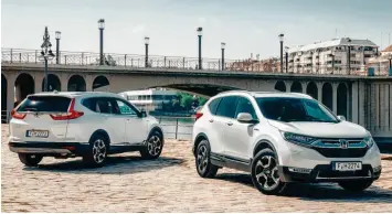  ?? Foto: Honda ?? Japanische­r Eigensinn: So eine ausgefalle­ne Lichtergra­fik wie der Honda CR-V sucht man selten unter der Masse der SUVs. Noch spezieller fällt allerdings sein Hybridantr­ieb aus.