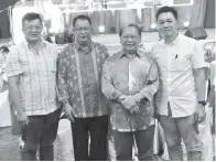  ??  ?? LO (kanan) bersama Timbalan Ketua Menteri Tan Sri Joseph Pairin Kitingan (dua kanan) semasa memberi ceramah di Keningau.