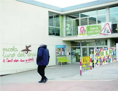  ?? EFE ?? Pintadas en la escuela de Canet de Mar donde comenzó la polémica por el uso del castellano