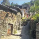  ??  ?? The Schist Villages nestle into the hillsides, making magical hideaways that proved attractive to many artists