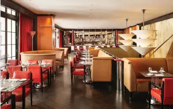  ??  ?? The Chatwal’s mezzanine bar, designed by French architect Thierry Despont, has an art deco New York vibe.