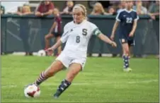  ?? JOHN BLAINE — FILE PHOTO — FOR THE TRENTONIAN ?? Lynzie Morgan and Steinert battled Moorestown on Friday afternoon.