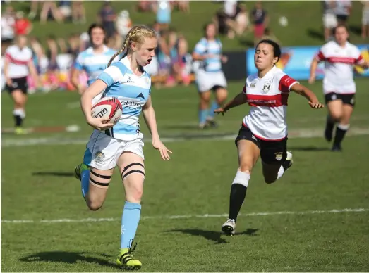  ??  ?? Last year’s Gulf U19 titlewinni­ng player Catherine Richards, left, now plays for Newport Gwent Dragons in Wales