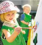  ?? PHOTO: CONTRIBUTE­D ?? PAINTING TIME: Bowenville SS playgroup offers lots of activities.